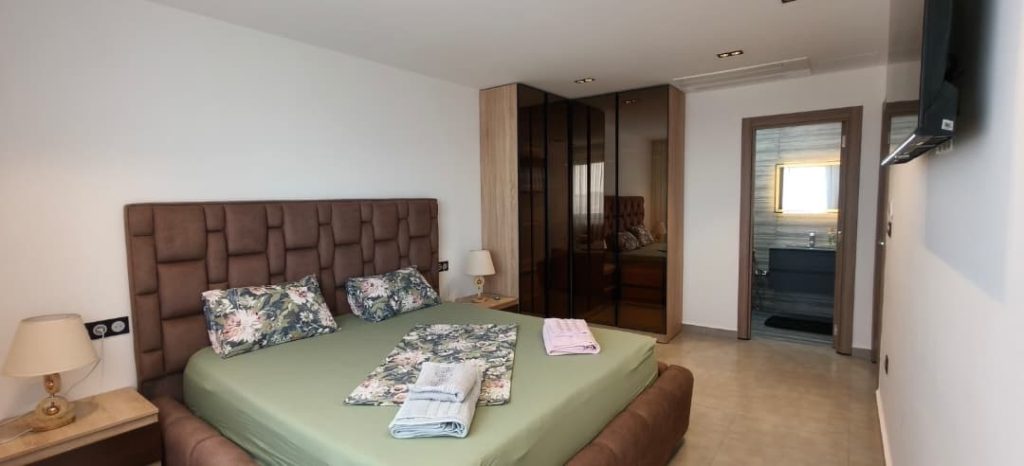 Appartement de 3 chambres et 2 salles de bain à Tlemcen, photo 2